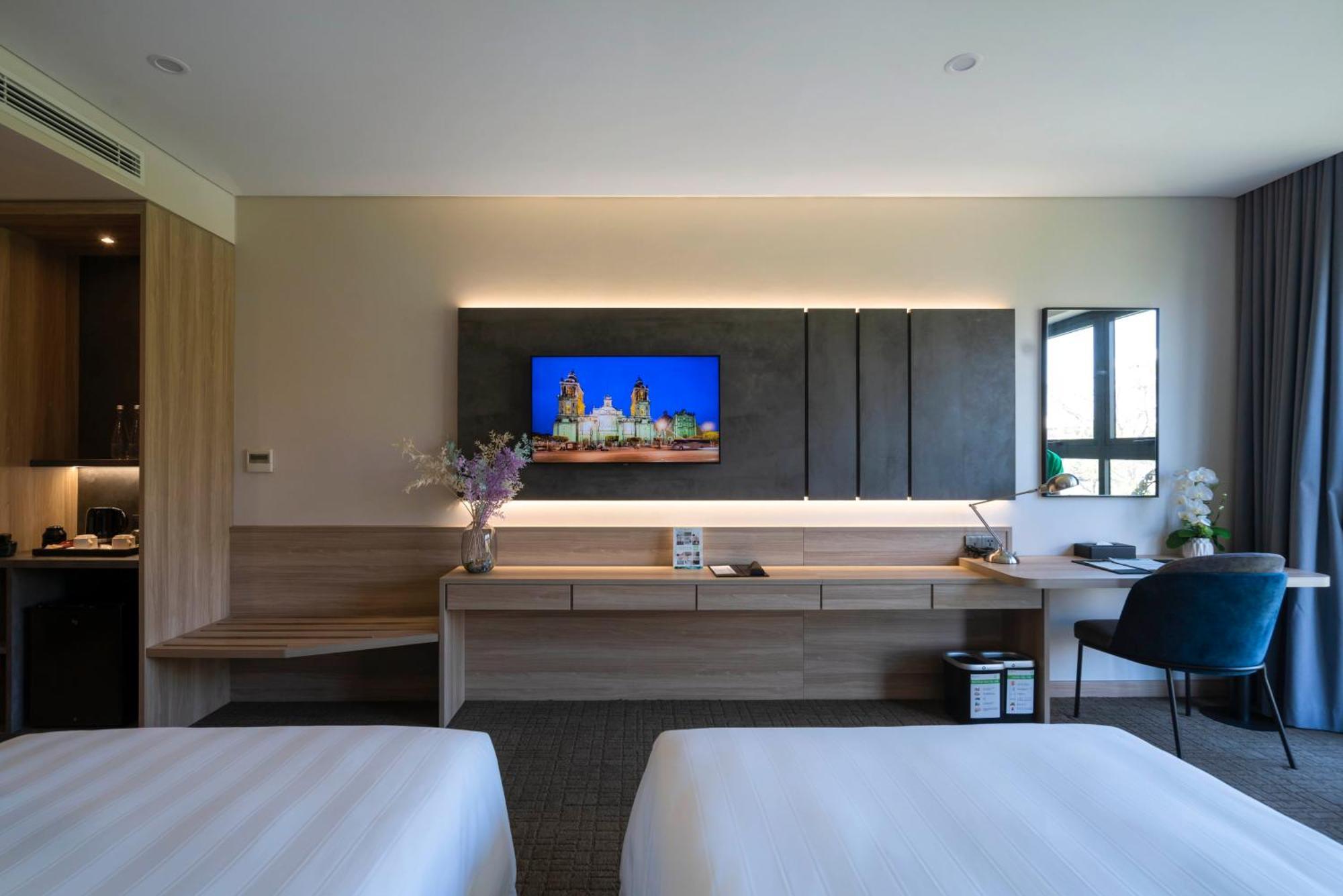 Hotel Wyndham Garden Legend Halong Ha Long Exterior foto